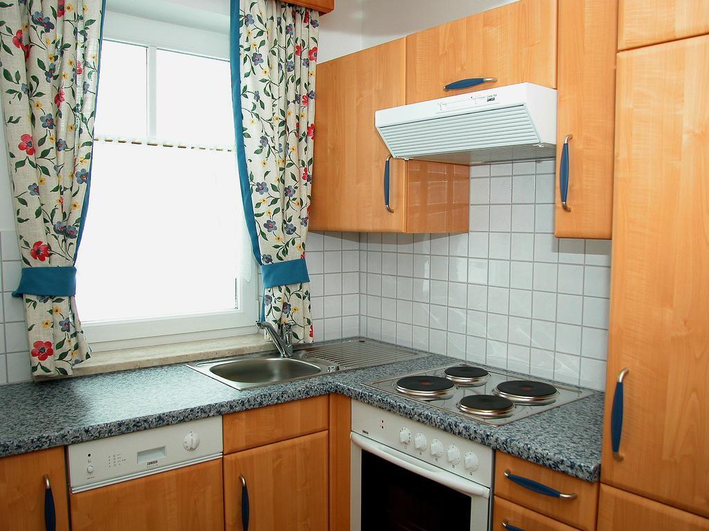 Pension Hiesel-Villa Untersbergblick Anthering Room photo